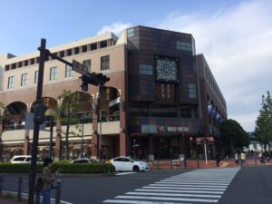 ヨコハマニシクドットコムワールドポーターズ