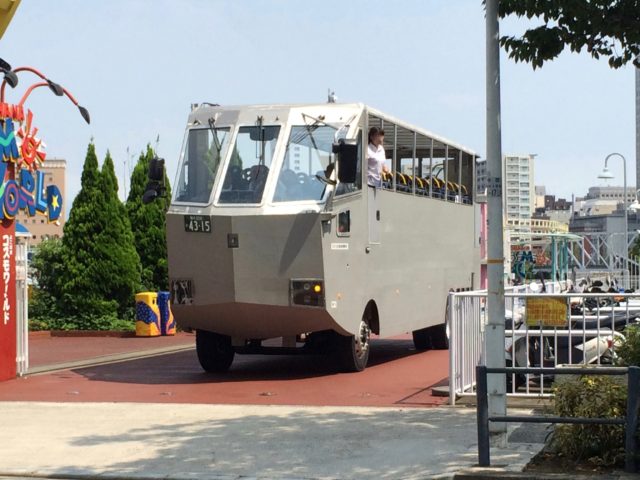 横浜市西区ドットコム水陸両用バス